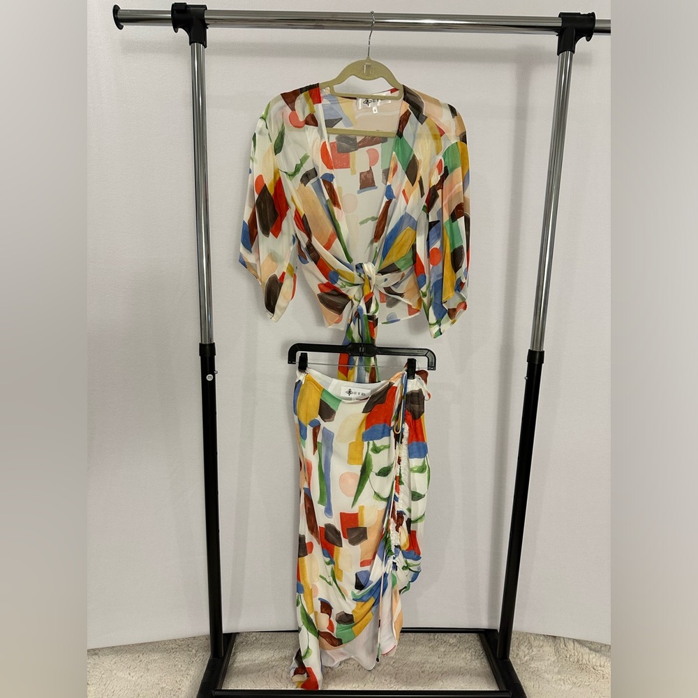 Size small skirt and blouse multi color outfit